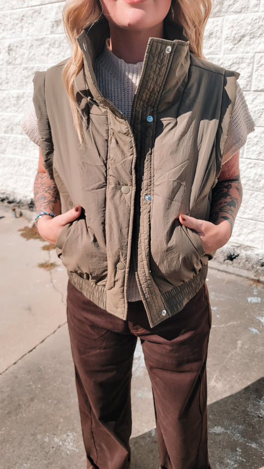 Cropped Mock Neck Puffer Vest