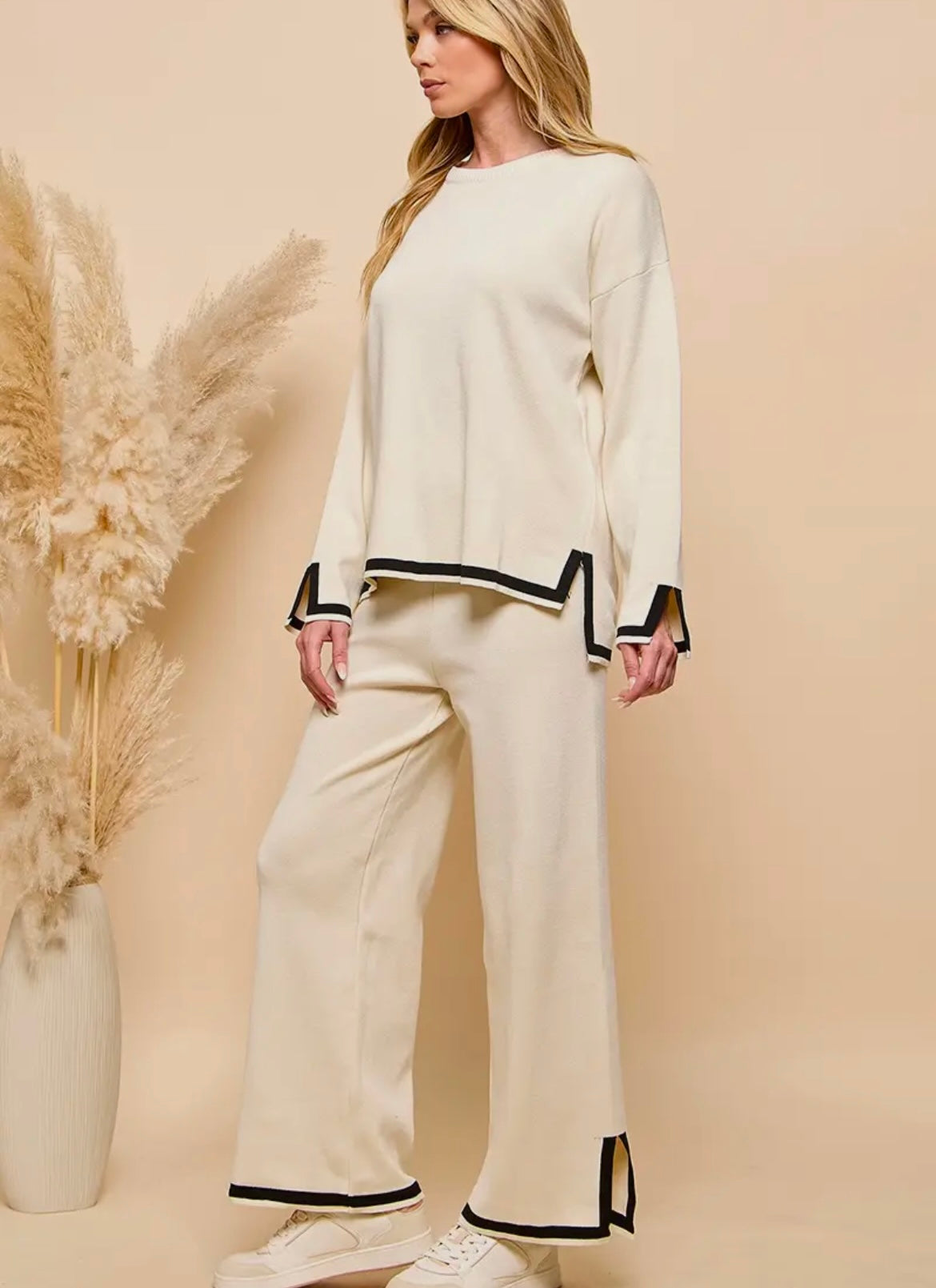 cream & black set