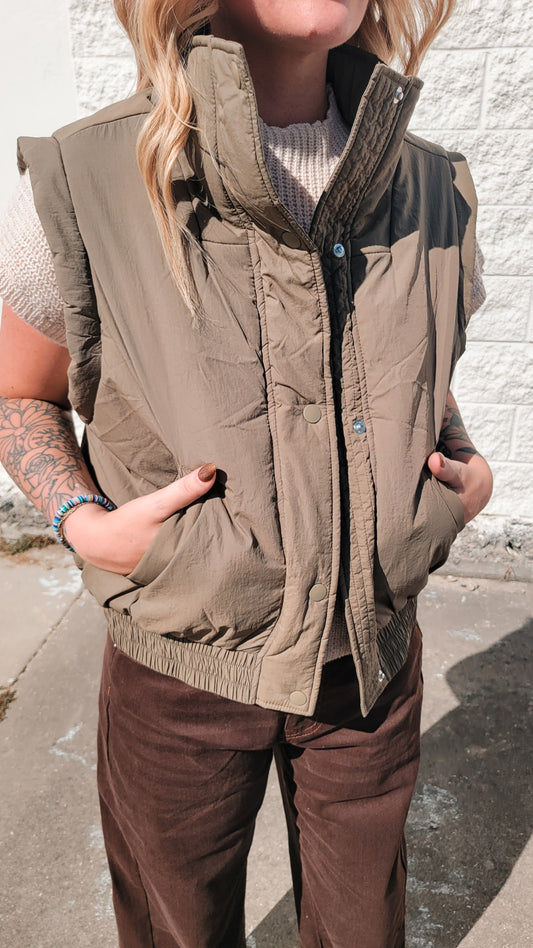 Cropped Mock Neck Puffer Vest